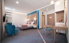 City Nest Modern & Cozy Suites
